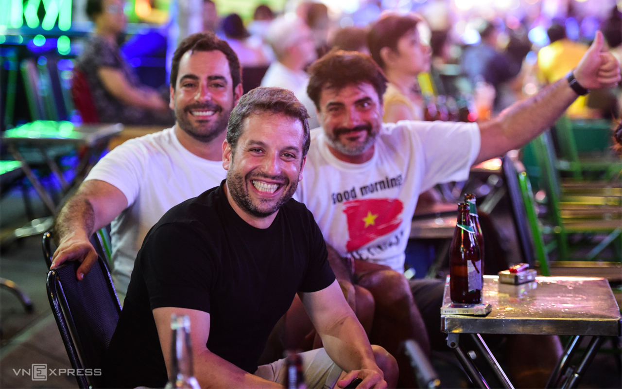 Phố Tây Bùi Viện. Ảnh: Thanh Tùng BV2-2110-1684985936.jpg