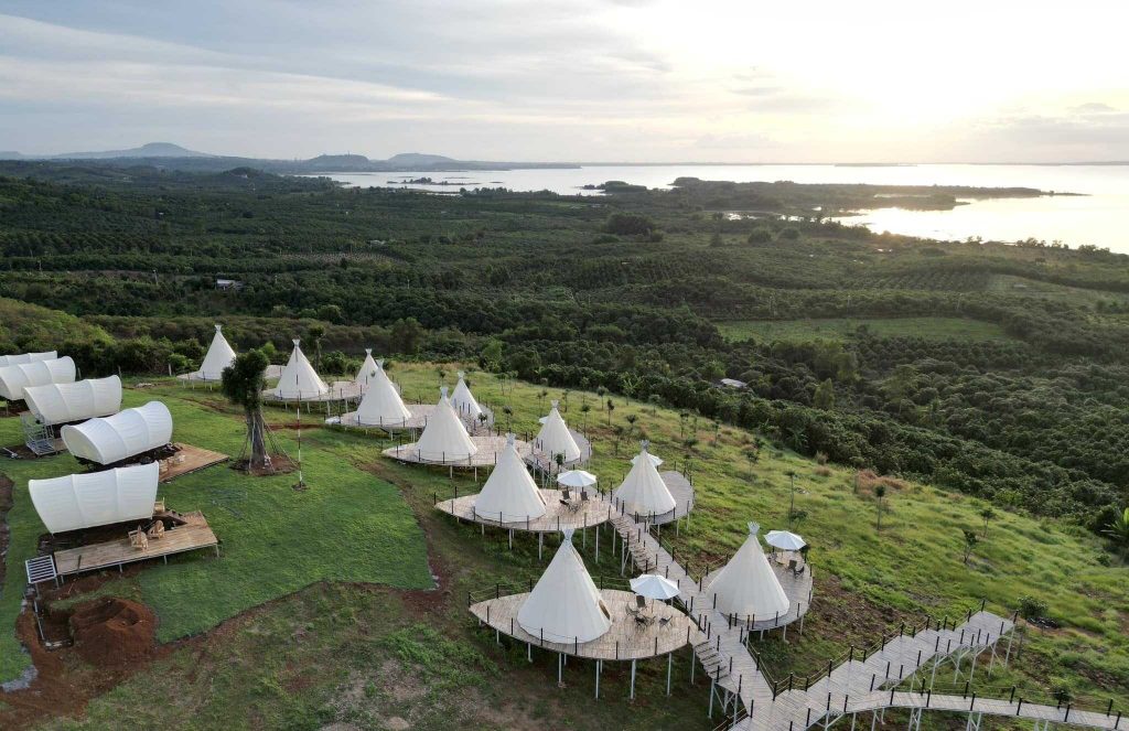 cắm trại hồ trị an