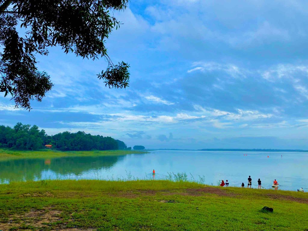 du lịch hồ trị an