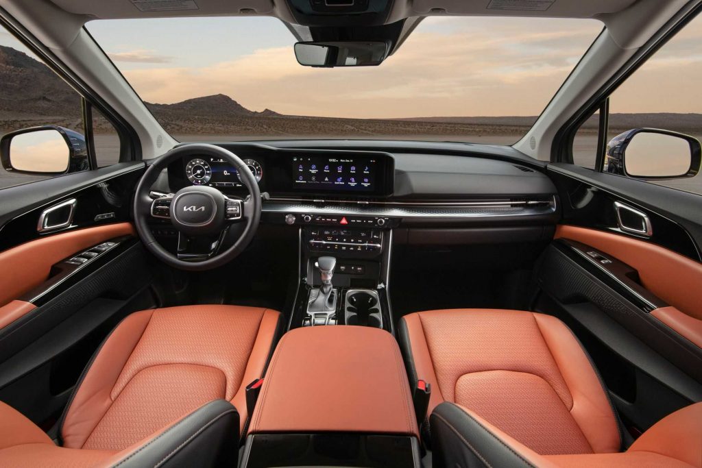 nội thất xe carnival