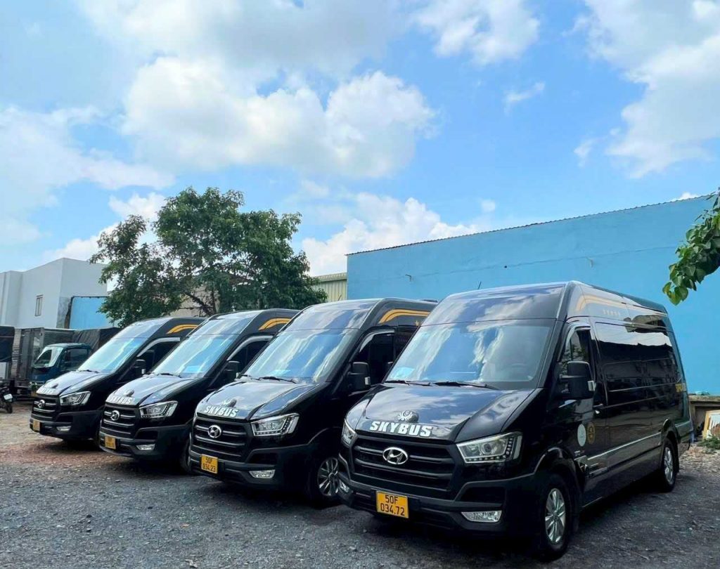 thuê xe limousine 16 chỗ đi đà lạt