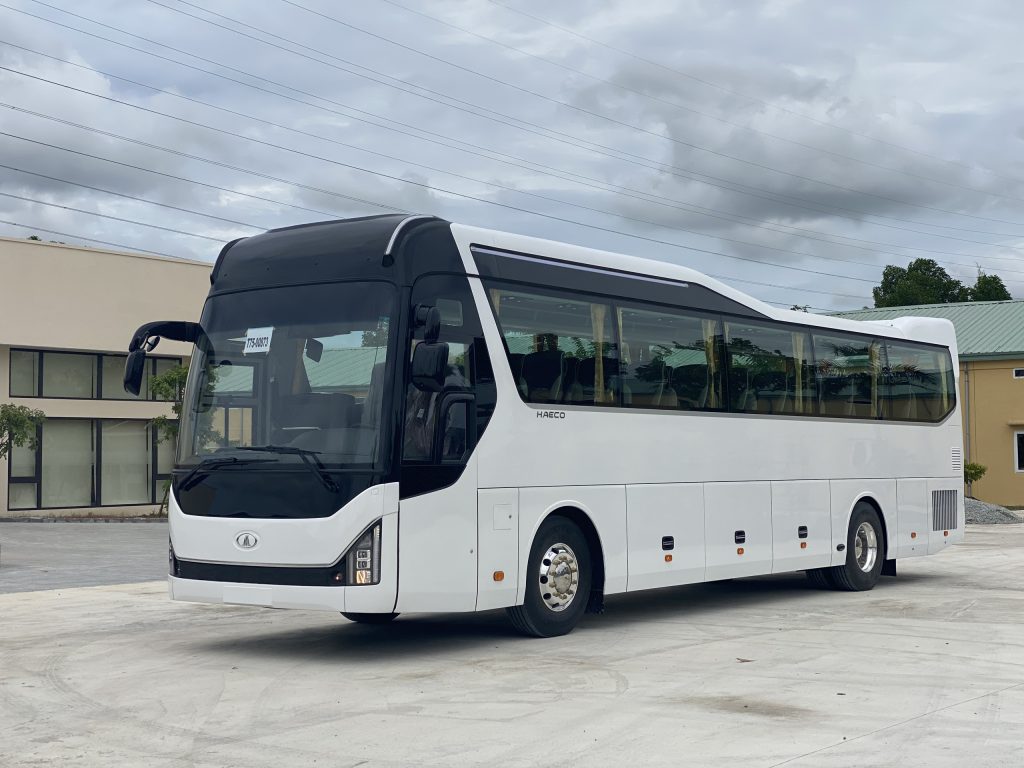 xe universe haeco ex 45 chỗ